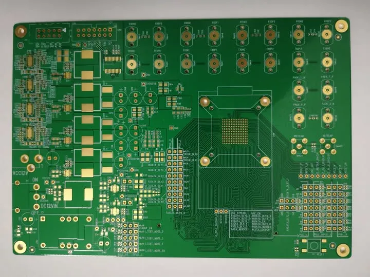 10 lag PCB med bakgrunn og via i PAD
